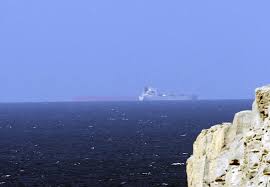 España e Irán coordinan solicitudes para tránsito seguro de barcos por el Estrecho de Ormuz en un gesto diplomático estratégico.